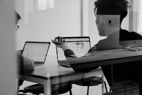 B2B professional at computer